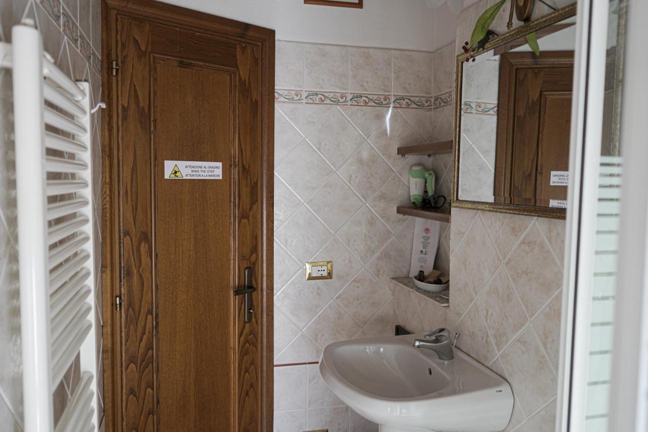 B&B Le Undici Lune Сан-Джиминьяно Экстерьер фото